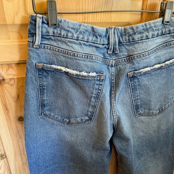 Good American Good Mom Jeans in Blue586 - Picture 5 of 10